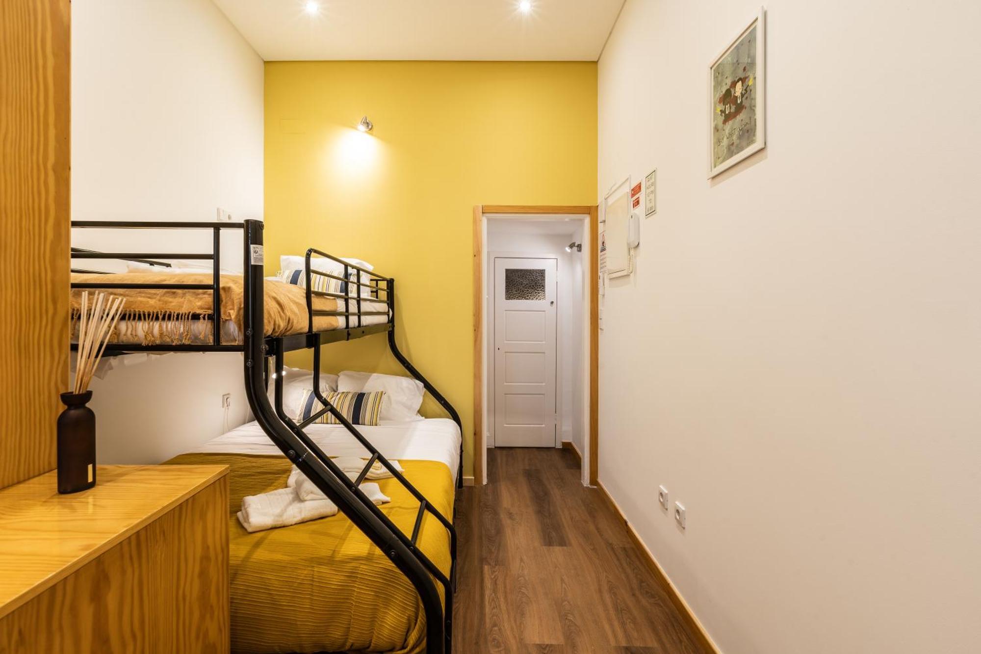 731 Costa Cabral Metro Residence Порто Стая снимка