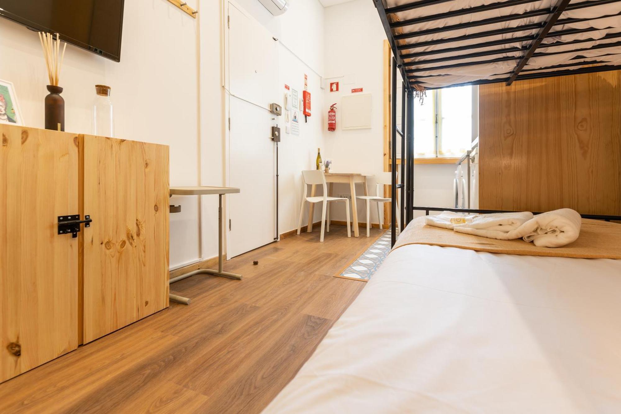 731 Costa Cabral Metro Residence Порто Стая снимка