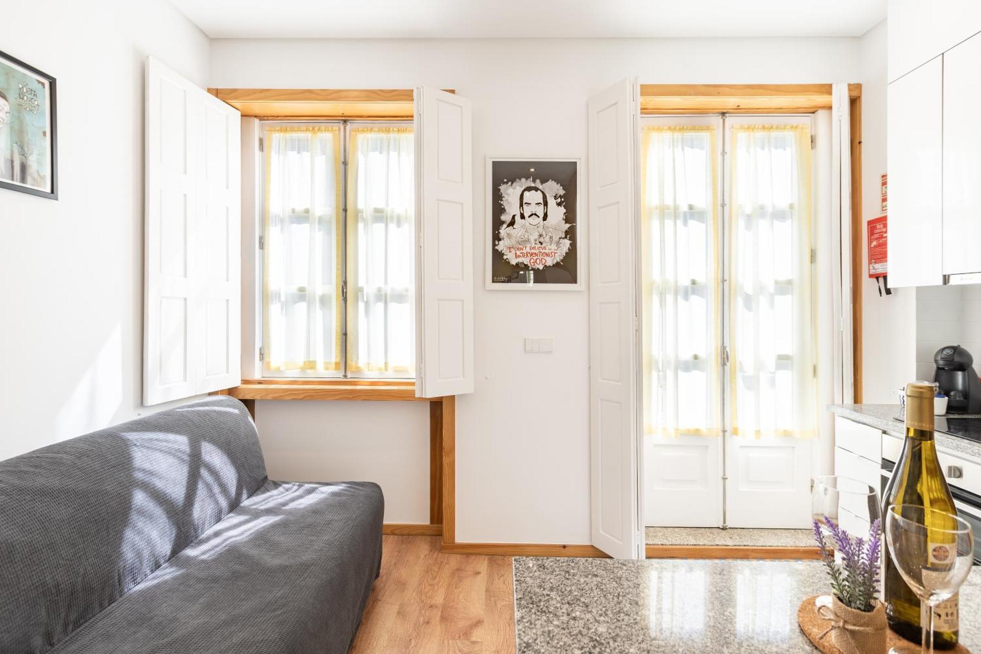 731 Costa Cabral Metro Residence Порто Стая снимка